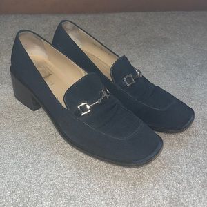 Navy blue Gucci heeled loafers